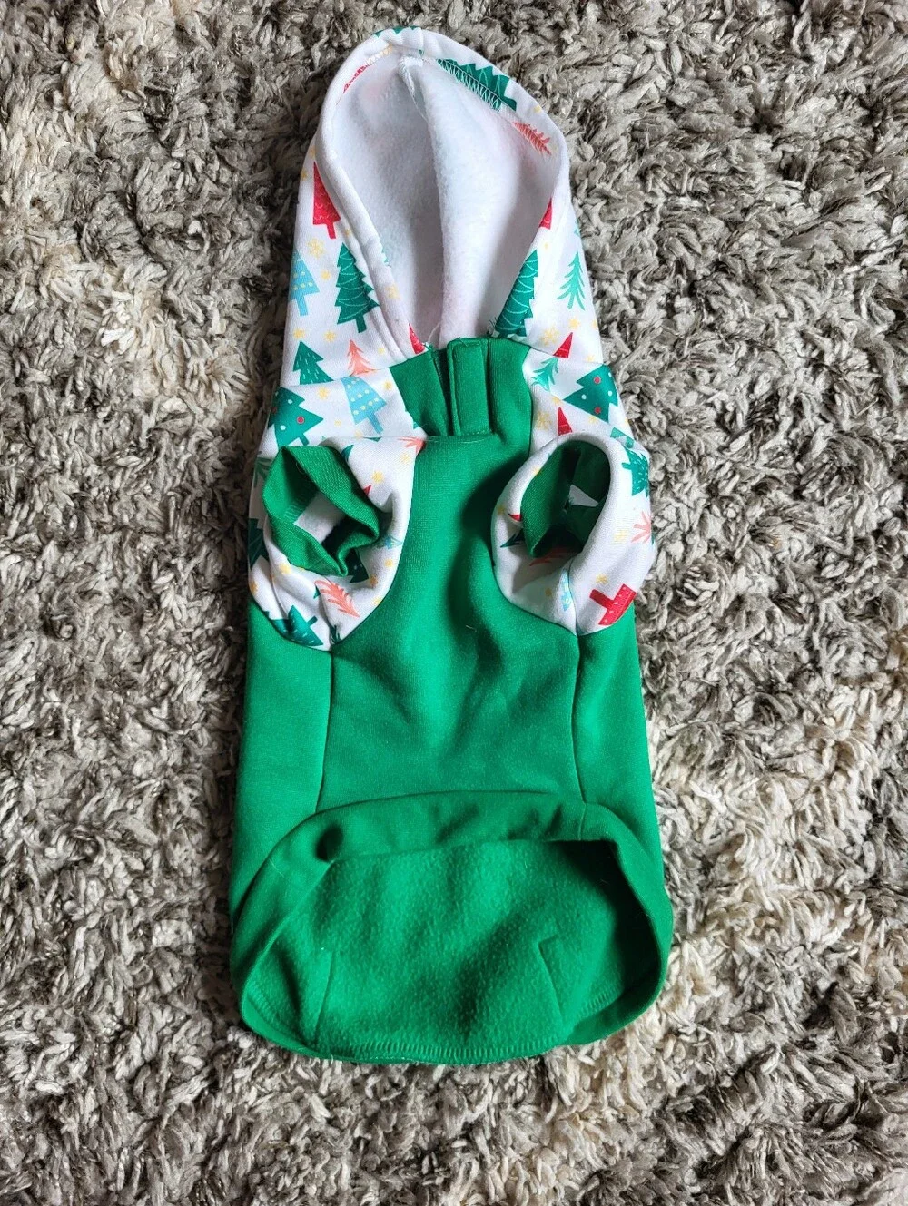 Green Holiday Tree-Print Dog Hoodie - Festive Pet Sweatshirt